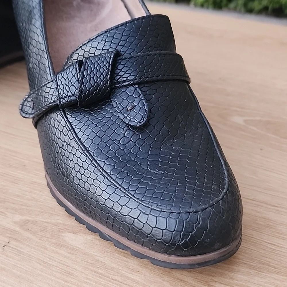 SOUL Naturalizer Women's Hila Loafer Wedge Women' 8.5 Black Snakeskin embossed